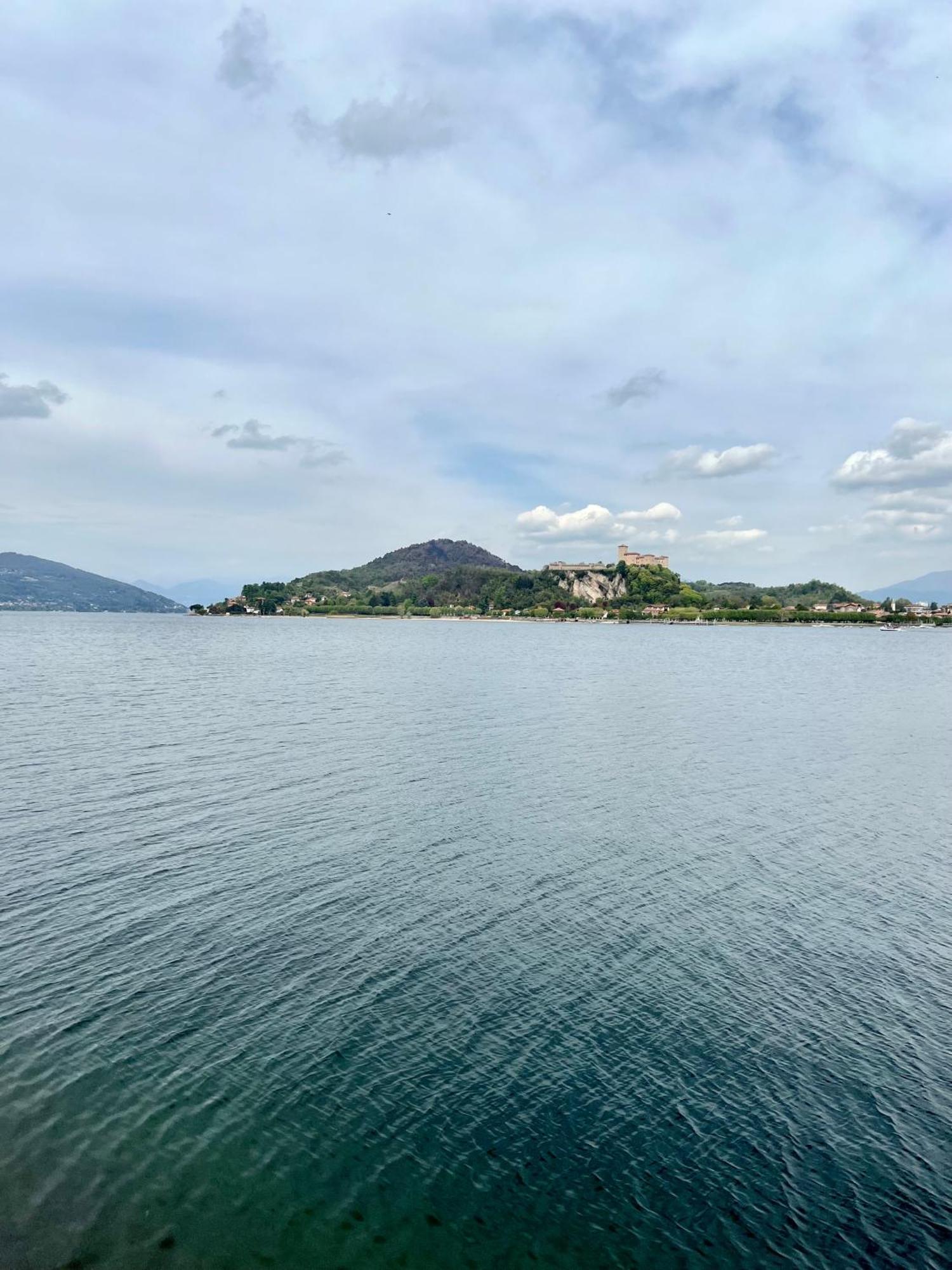 Casa Sul Lago 阿罗纳 外观 照片