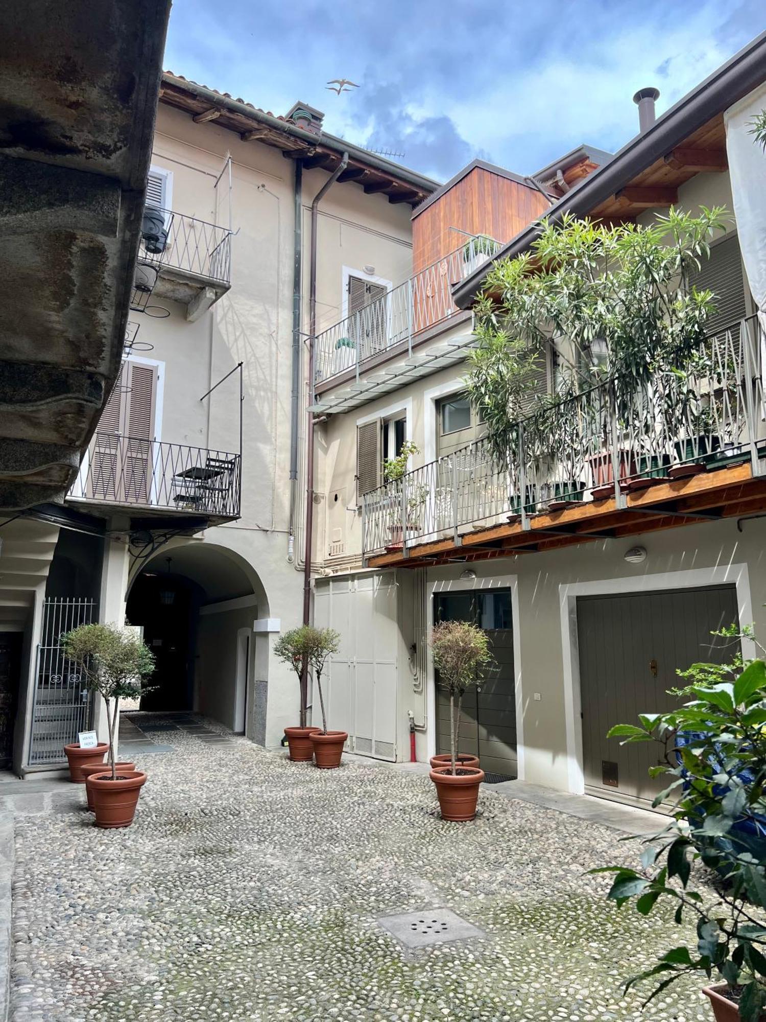 Casa Sul Lago 阿罗纳 外观 照片